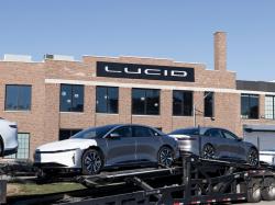  lucids-future-shaky-2-more-ev-makers-at-risk-of-bankruptcy-warns-analyst-after-lordstowns-fall 