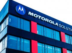  how-to-earn-500-a-month-from-motorola-solutions-stock-ahead-of-q4-earnings 