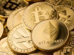  bitcoin-and-ethereum-take-center-stage-according-to-coinbase-q2-crypto-market-guide 