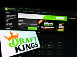  draftkings-stock-has-upside-to-street-estimates-analyst-says-sports-betting-play-will-benefit-from-healthy-growth 