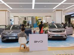  warren-buffett-backed-byd-xiaomi-and-other-local-chinese-automakers-shine-at-beijings-largest-auto-show-report 