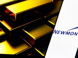  gold-glitters-on-stagflation-tailwinds-newmont-soars-13-in-biggest-post-covid-gain-leads-mining-sector-surge 