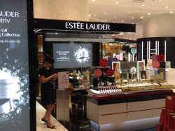 generative-ai-in-beauty-estee-lauder-strengthens-pacts-with-microsoft-to-create-ai-lab 