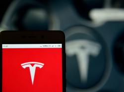  did-teslas-software-update-fix-autosteer-problems-for-2m-cars-nhtsa-starts-probing-updated 
