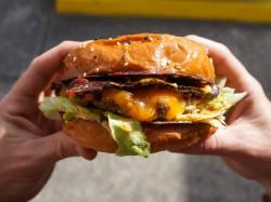  shake-shack-serves-up-mixed-q1-results-with-strong-sales-growth-stock-rises 