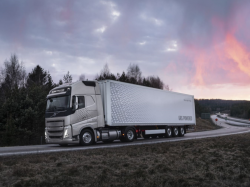  amazon-advances-towards-zero-emissions-with-new-electric-trucks 