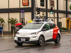  gms-cruise-restarts-self-driving-tests-in-phoenix-with-safety-drivers-on-board 