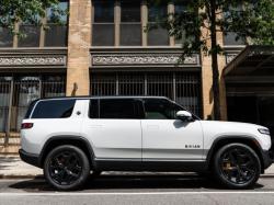  rivian-may-offer-performance-pack-as-software-update-for-dual-motor-r1-vehicles-report 