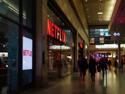  will-netflix-save-shopping-malls-new-experiences-a-potential-game-changer-for-retail-centers 