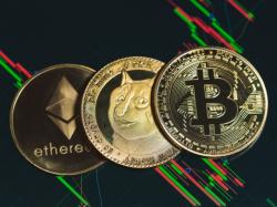  bitcoin-ethereum-dogecoin-fall-on-investor-worries-analyst-warns-of-king-cryptos-dip-below-60k 