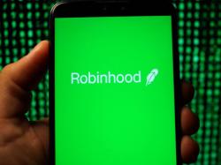  robinhood-analyst-projects-31-upside-says-trading-platform-more-batman-than-robin 
