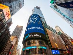  nasdaq-sp-500-futures-rise-amid-tech-buoyancy-bitcoin-gains-2-analyst-warns-of-elevated-valuations-and-potential-election-volatility 