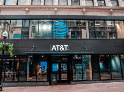  att-q2-earnings-strong-wireless-net-adds-higher-free-cash-flow-stable-annual-outlook 