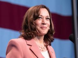  kamala-harris-goes-hollywood-vice-president-gets-key-backers-abigail-disney-reed-hastings-george-clooney-and-more-in-2024-election-race 