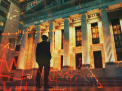  markets-are-sounding-an-alarm-peter-schiff-warns-federal-reserve-should-cut-rates-before-recession-hits 