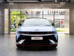  consumer-tech-news-aug-25-aug-31-canada-plans-to-impose-100-tariff-on-chinese-ev-imports-amazon-launches-ai-powered-shopping-assistant 