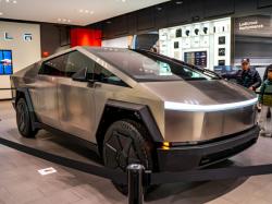  teslas-cybertruck-sales-in-july-nearly-matched-those-of-all-over-ev-trucks-combined-report 