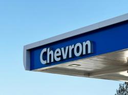  chevron-slams-bidens-lng-export-pause-touts-natural-gas-for-ai-growth-report 