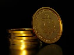  bitcoin-etf-surge-in-pre-market-as-king-crypto-hits-63500 