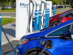 EV 충전소 업체 대결, EVgo가 ChargePoint 제쳐... 월가 애널리스트 전망