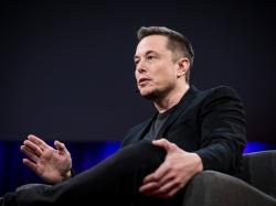  elon-musk-says-amazon-founder-jeff-bezos-urged-tesla-spacex-investors-to-dump-stakes-predicting-trumps-loss 