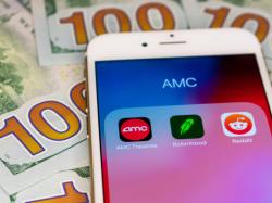 AMC엔터테인먼트 주가 제자리걸음, 게임스톱 주가와 대조적