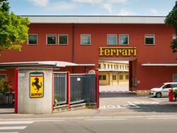  driving-innovation-ferrari-teams-up-with-university-of-bologna-for-breakthrough-battery-research 