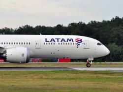  one-mark-back-for-boeing-cockpit-mishap-likely-caused-latam-flight-to-plunge 