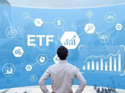 2025년 ETF 시장 전망: 수수료 경쟁 심화, 암호화폐 시장 활황, 그리고 잠재적 위험요인