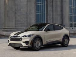 포드 1월 EV 판매 21% 급증...머스탱 마하E 견인, F-150 라이트닝은 부진
