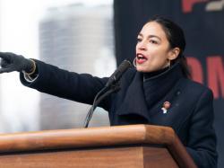 AOC, 정부 셧다운 위기에 마이크 존슨 하원의장 비판..."민주당 표가 필요하면 협상하라"