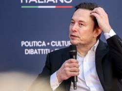 테슬라 차량 공격 급증에 보험료 인상 우려...머스크 반대 여론 영향,TSLA,테슬라