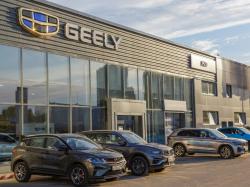  chinas-geely-to-share-battery-safety-patents-unveils-worlds-largest-ev-safety-lab-at-shanghai-auto-show 