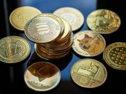 비트코인·이더리움·XRP·도지코인, 인플레이션·GDP 지표 발표 앞두고 관망세,$BTC,$DOGE,$ETH,$SHIB,$SOL,$XRP
