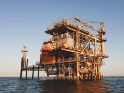  occidental-petroleum-exxonmobil-chevron-fall-in-pre-market-as-oil-prices-plunge-amid-trumps-us-iran-nuclear-deal-comments 