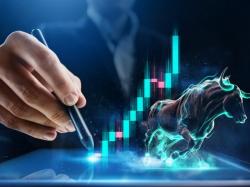  fundstrats-tom-lee-says-economists-predicting-a-recession-with-certainty-are-dead-wrong-in-my-30-years-ive-never-seen 