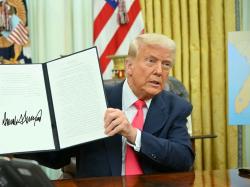  trump-secures-12-trillion-qatar-deal-as-boeing-ge-land-record-orders 