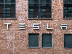  tesla-futurist-brian-wang-doubles-down-on-1000-price-target-bets-big-on-ai-and-robotaxis-few-technical-resistance-levelsthen-its-all-time-highs 
