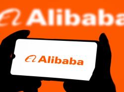  iphones-ai-and-alibaba-why-apples-china-bet-alarms-donald-trump 