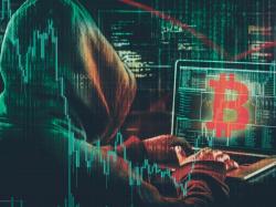  bitcoin-reclaims-108000-ethereum-xrp-dogecoin-follow-as-traders-anticipate-strong-leg-up 