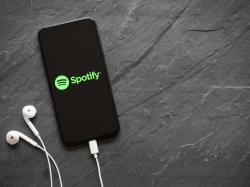 애플, iOS 26 잠금화면 애니메이션 기능 스포티파이 등 외부 음악앱에 개방