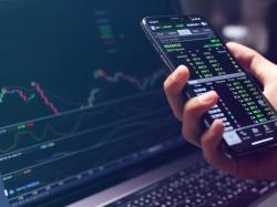 wall-street-ends-holiday-week-at-record-highs-as-jobs-trade-deal-lift-sentiment-this-week-in-markets 