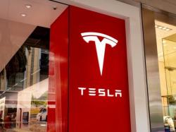  tesla-tanks-68-billion-as-elon-musk-unveils-america-partyinvestors-rattle-over-political-pivot-trump-backlash-adds-fuel 