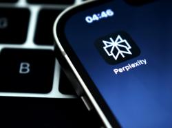  perplexity-ai-targets-google-chromes-stronghold-with-smartphone-pre-install-strategy-report 