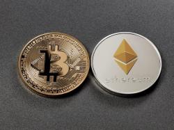 비트코인 고래들, 파월 잭슨홀 연설 앞두고 이더리움으로 대거 이동,$BTC,$ETH