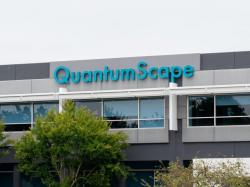  quantumscape-teams-up-with-corning-to-boost-next-gen-battery-production 