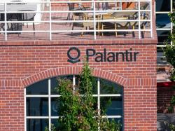  onemednet-teams-up-with-palantir-to-supercharge-ai-in-healthcare 