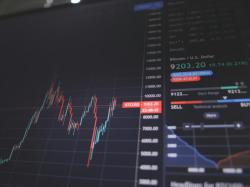  bitcoin-slumps-to-112k-despite-record-etf-inflows--is-institutional-liquidity-fading 