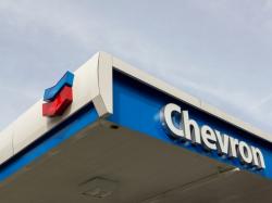  chevron-seeks-voice-in-venture-globals-lng-extension-request-tensions-escalate 