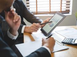  marsh--mclennan-targets-400-million-in-savings-with-ai-driven-efficiency-push 